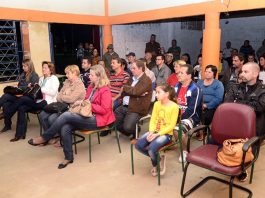 Comunidade acompanhou reunião na sede da Associação de Moradores do Cubatão