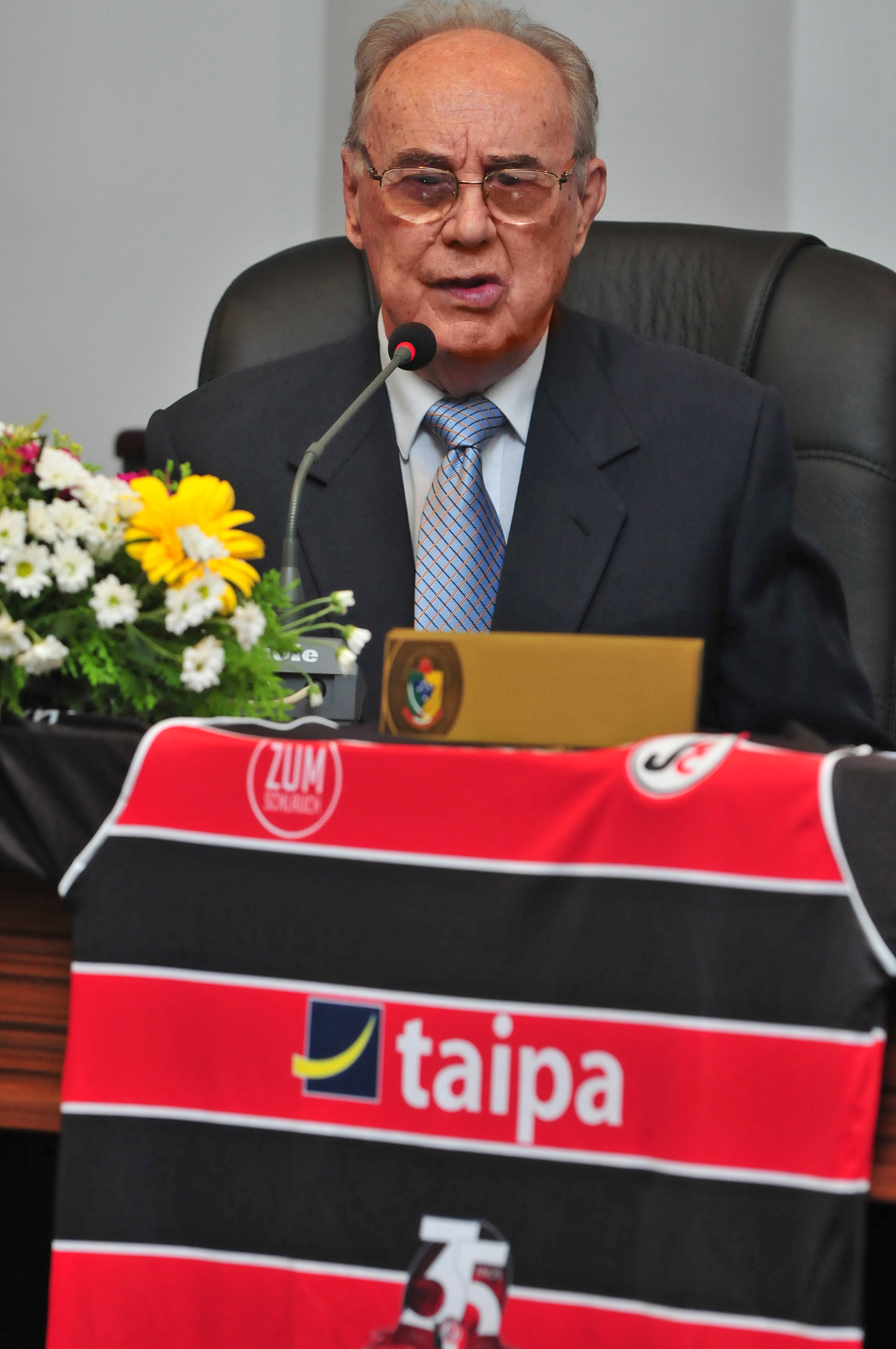 Waldomiro Schützler na homenagem aos 35 anos do Joinville Esporte Clube, em 2011