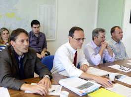 Reunião da comissão de Participação Popular e Cidadania, da esquerda para a direita: Adilson Mariano, James Schroeder, Dorval Pretti e Fabio Dalonso