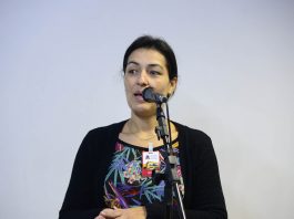 Coordenadora do SVO, Aline Costa da Silva, explica a proposta de fluxo dos corpos